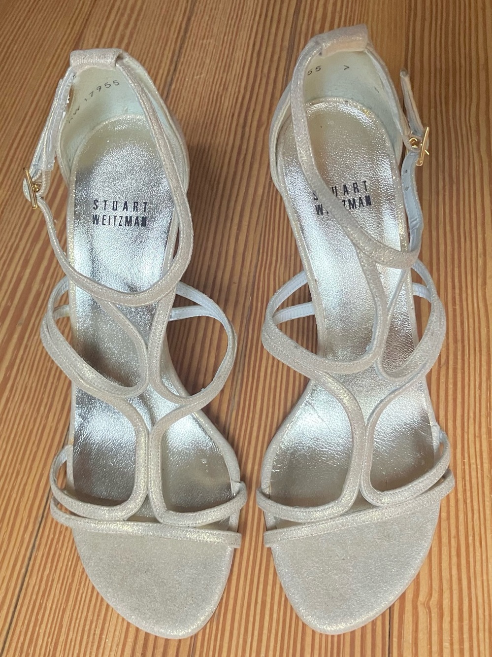 NWOB Stuart Weitzman Strappy Metallic Leather Heels in Moonglow Sz 7.